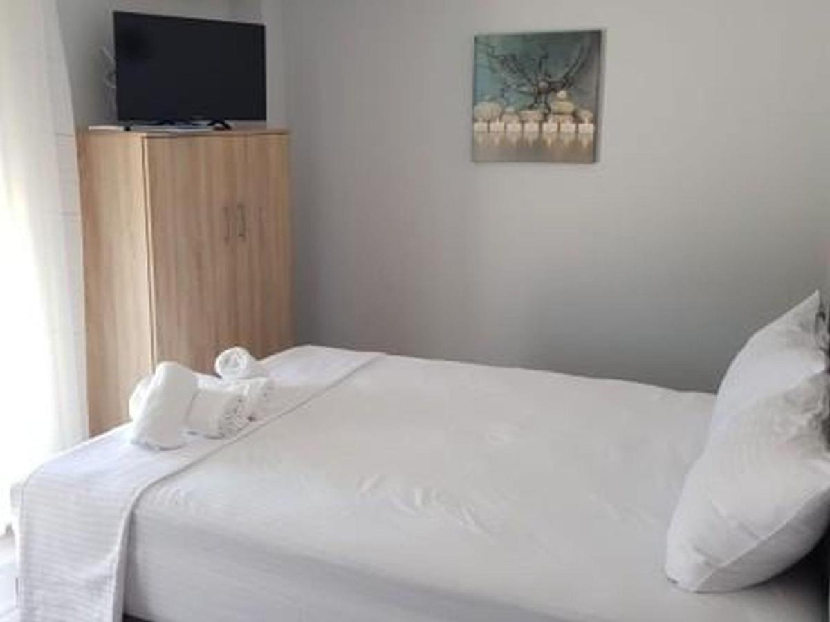 Blue Beach Apartments Ofrínion Dış mekan fotoğraf