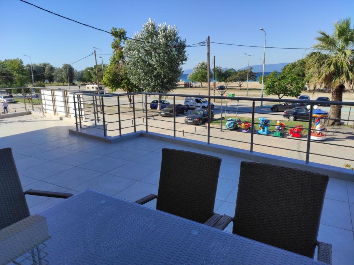 Blue Beach Apartments Ofrínion Dış mekan fotoğraf