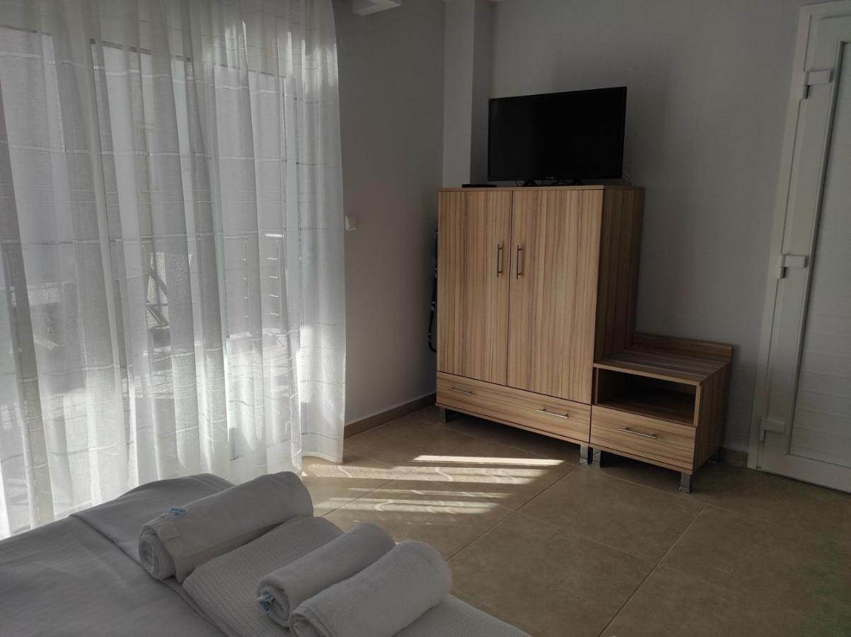 Blue Beach Apartments Ofrínion Dış mekan fotoğraf