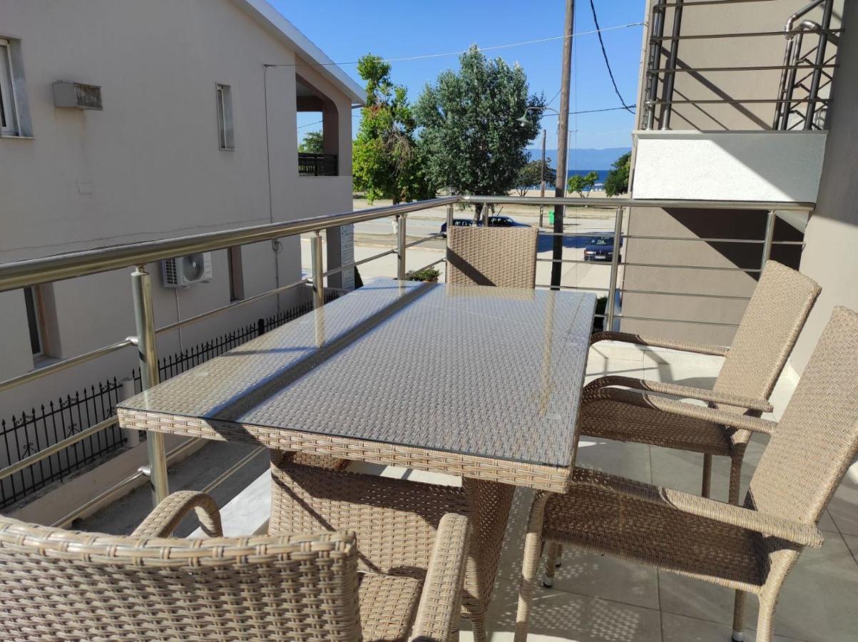 Blue Beach Apartments Ofrínion Dış mekan fotoğraf