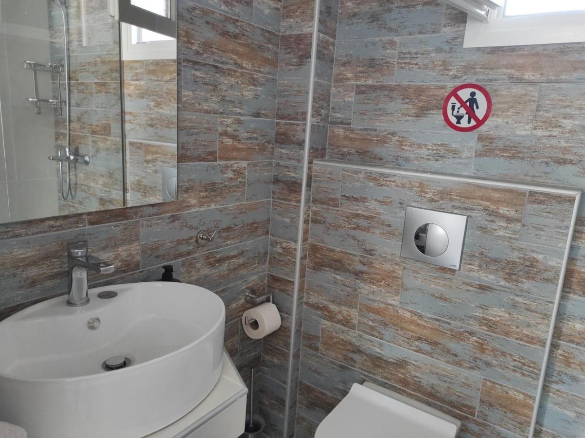 Blue Beach Apartments Ofrínion Dış mekan fotoğraf
