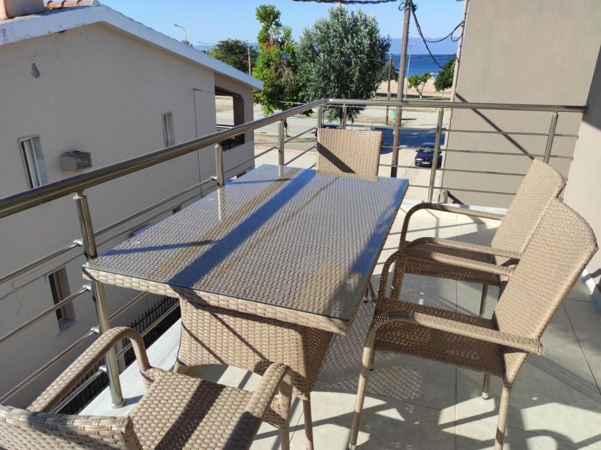 Blue Beach Apartments Ofrínion Dış mekan fotoğraf