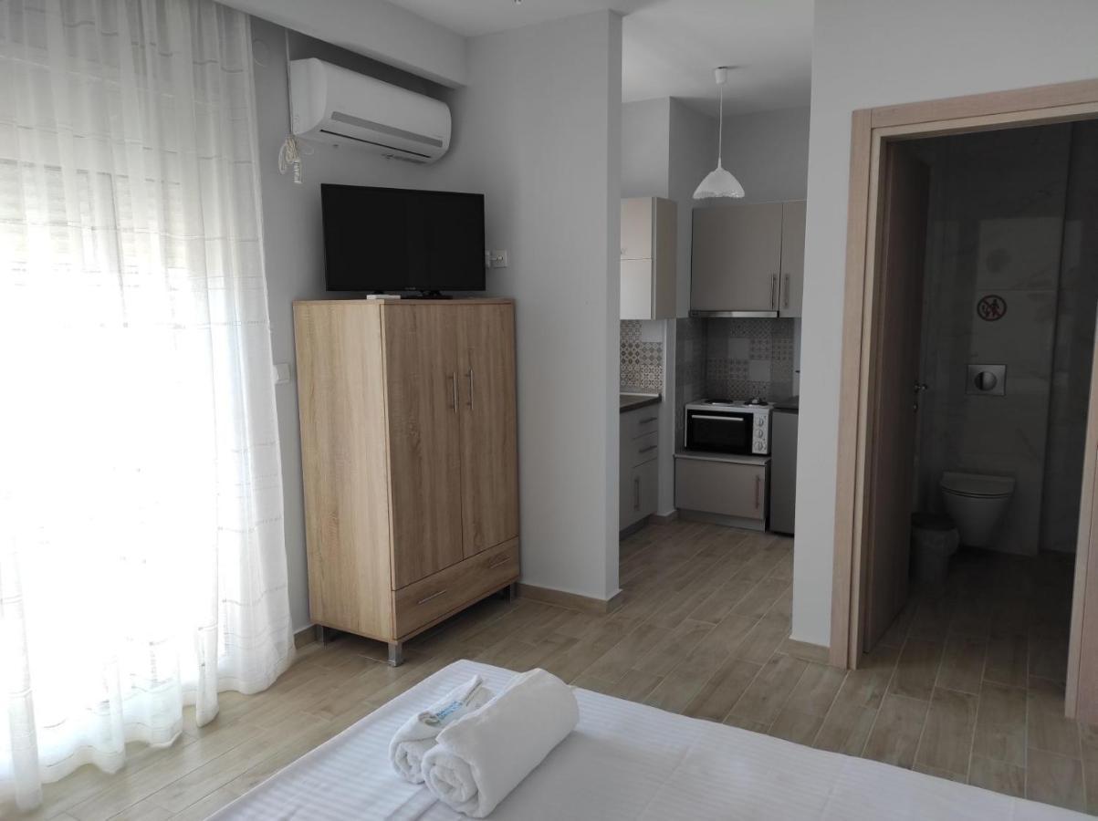 Blue Beach Apartments Ofrínion Dış mekan fotoğraf