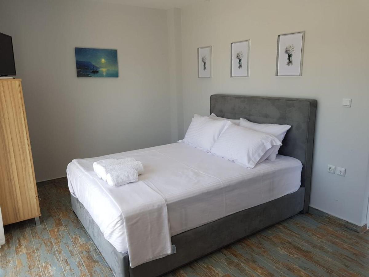 Blue Beach Apartments Ofrínion Dış mekan fotoğraf