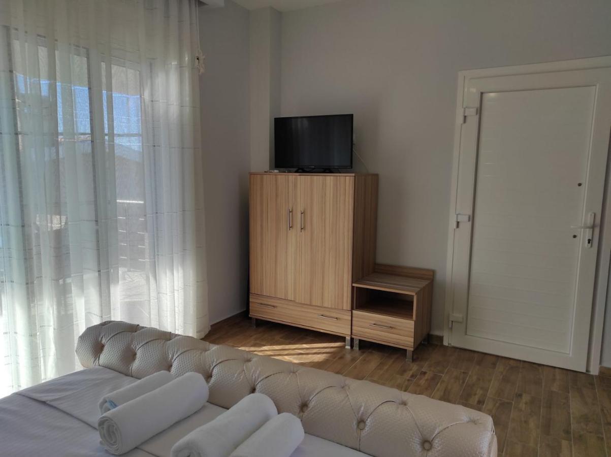 Blue Beach Apartments Ofrínion Dış mekan fotoğraf